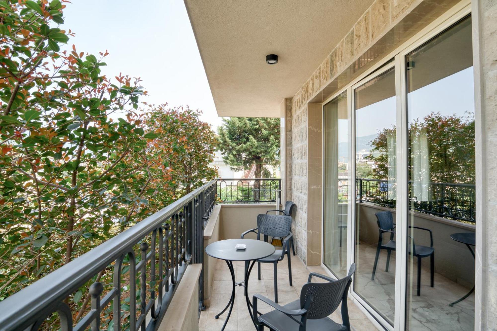 Ap Royal Oak - 2 Bedroom Apartment In Budva Exterior foto