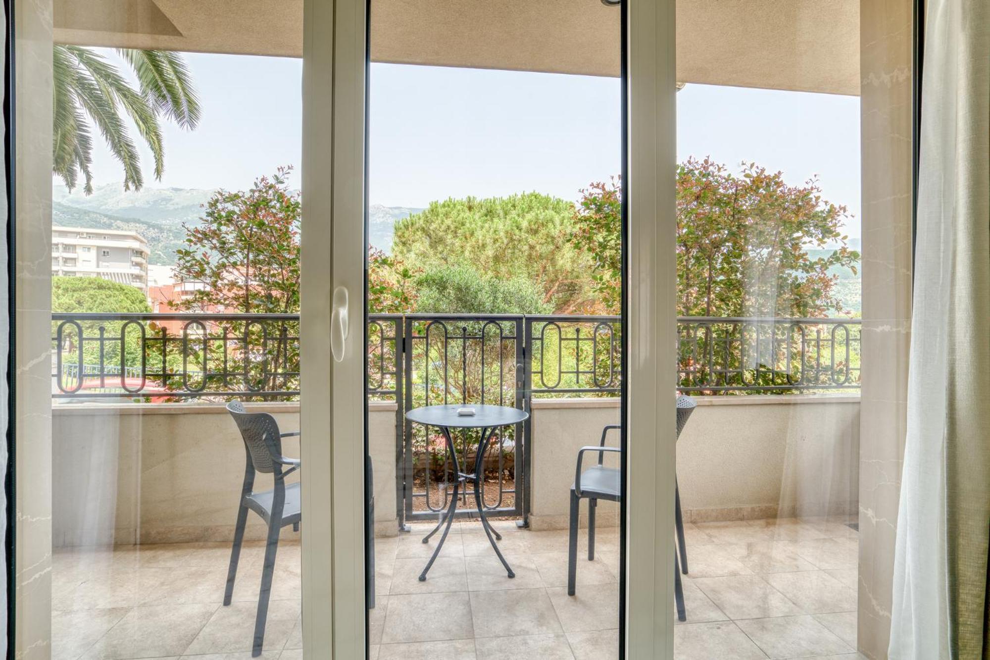 Ap Royal Oak - 2 Bedroom Apartment In Budva Exterior foto